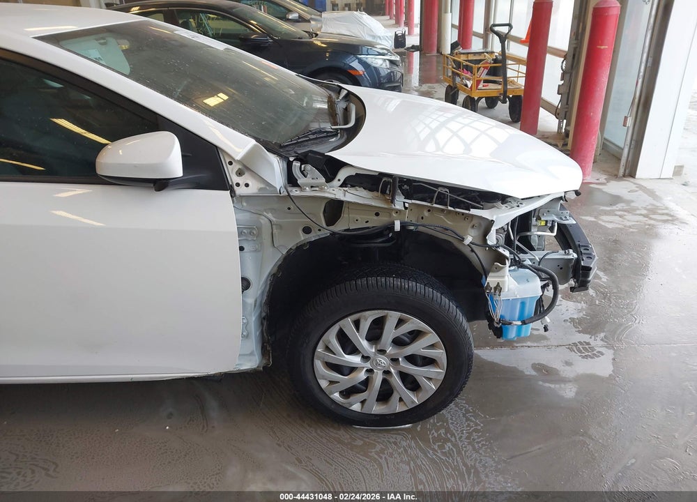 2017 TOYOTA COROLLA LE VIN: 5YFBURHE8HP718785