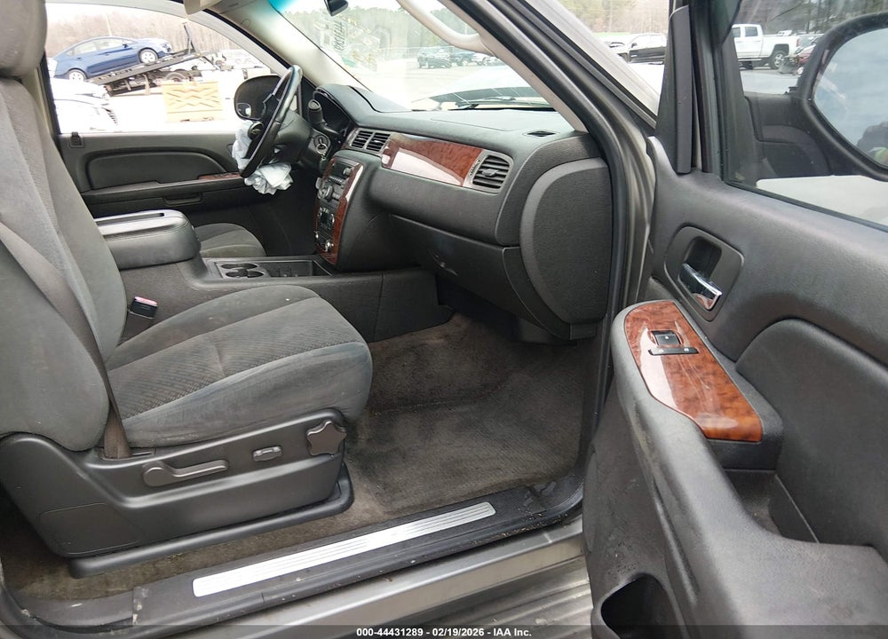 2008 CHEVROLET TAHOE LT VIN: 1GNFC13088R165313