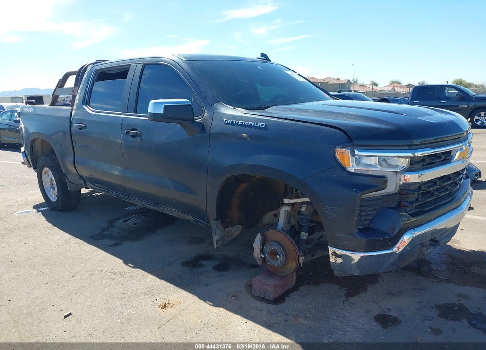 2023 CHEVROLET SILVERADO 1500 4WD  STANDARD BED LT VIN: 1GCUDDED9PZ314549
