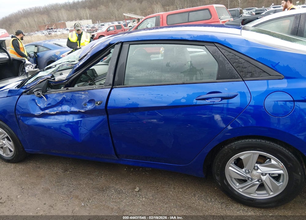 2025 HYUNDAI ELANTRA SE VIN: KMHLL4DG7SU096087