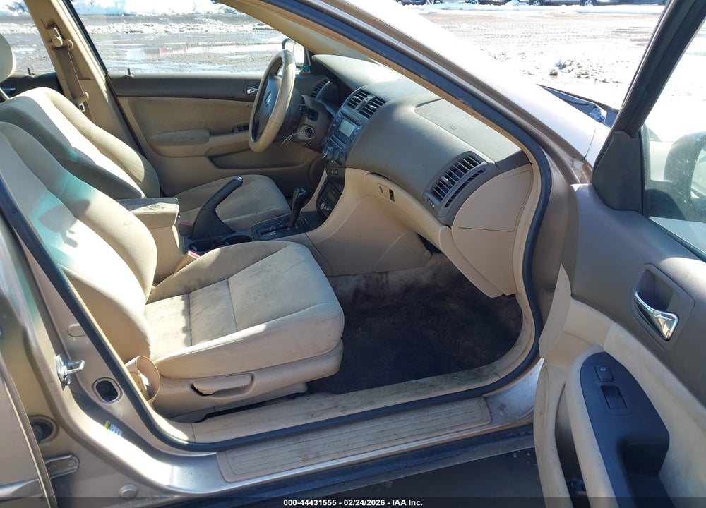 2005 HONDA ACCORD 2.4 LX VIN: 1HGCM56435A033313