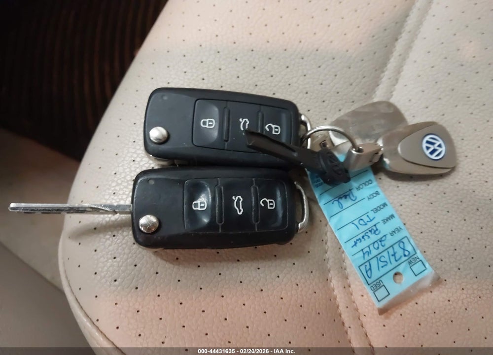 2014 VOLKSWAGEN PASSAT 2.0L TDI SE VIN: 1VWBN7A32EC038781