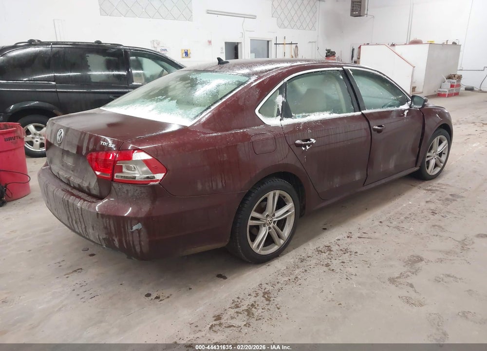 2014 VOLKSWAGEN PASSAT 2.0L TDI SE VIN: 1VWBN7A32EC038781