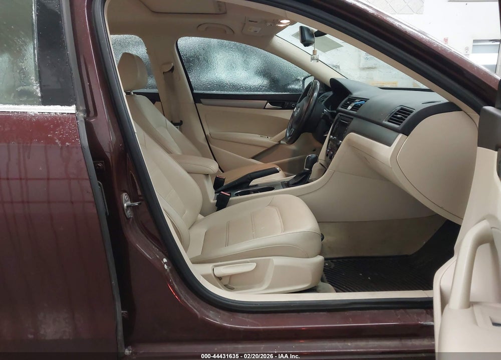 2014 VOLKSWAGEN PASSAT 2.0L TDI SE VIN: 1VWBN7A32EC038781
