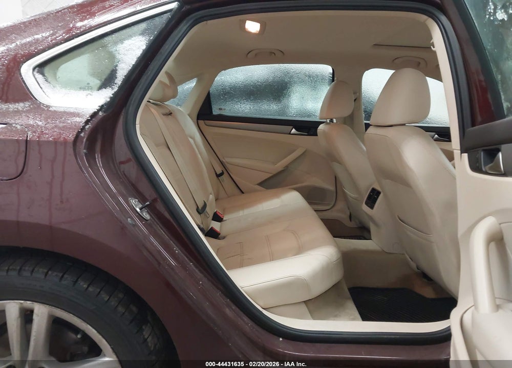 2014 VOLKSWAGEN PASSAT 2.0L TDI SE VIN: 1VWBN7A32EC038781