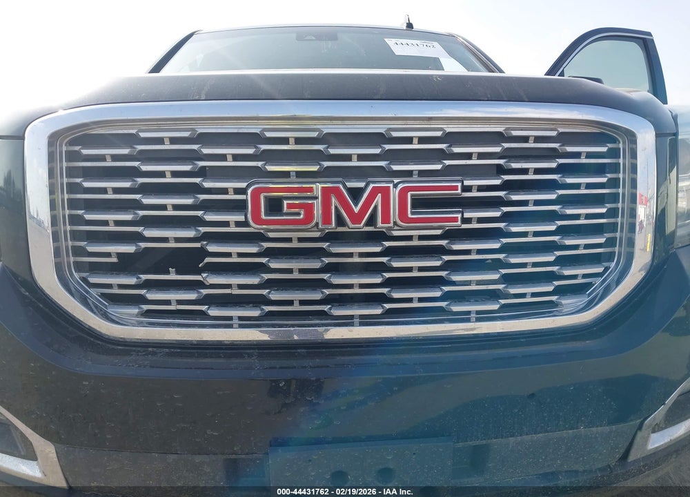 2018 GMC YUKON DENALI VIN: 1GKS2CKJ9JR340534