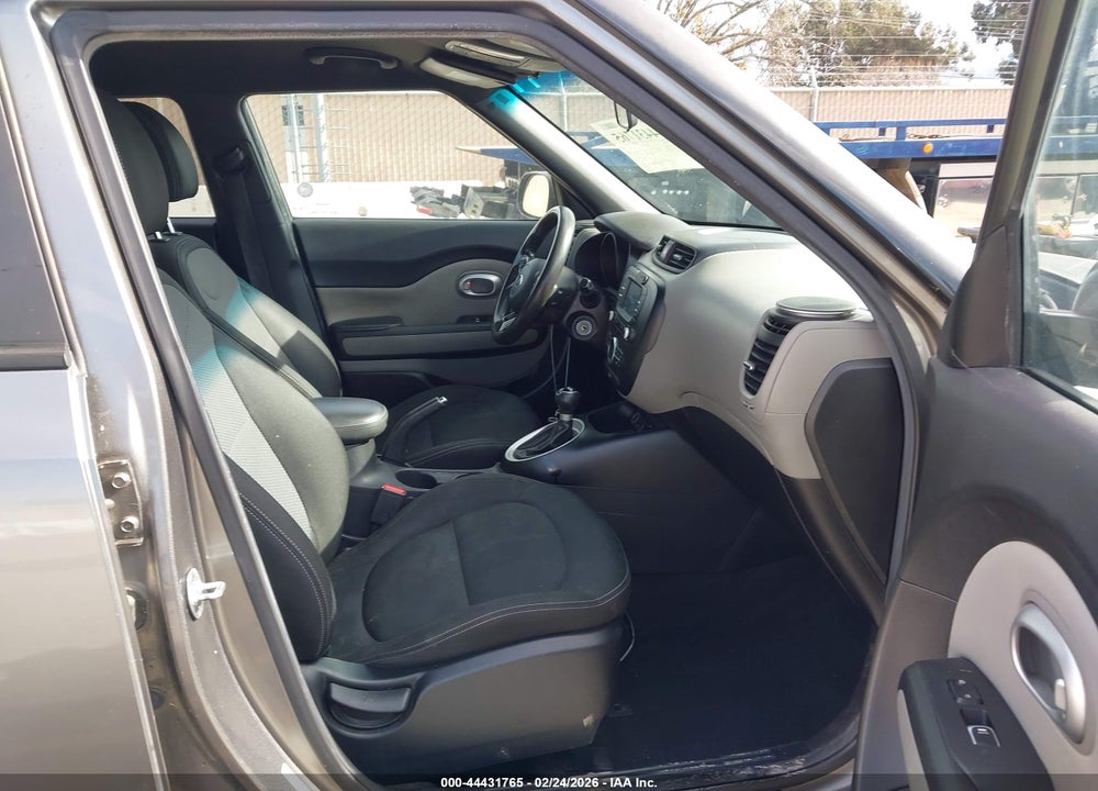 2017 KIA SOUL + VIN: KNDJP3A56H7448466
