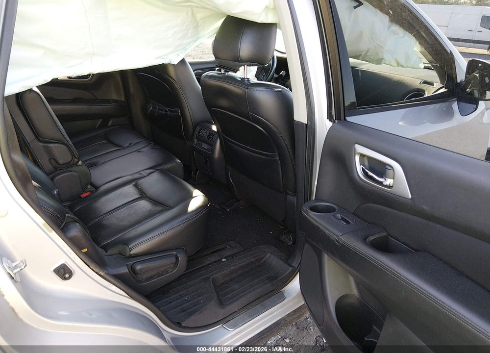 2015 NISSAN PATHFINDER PLATINUM VIN: 5N1AR2MN6FC660560