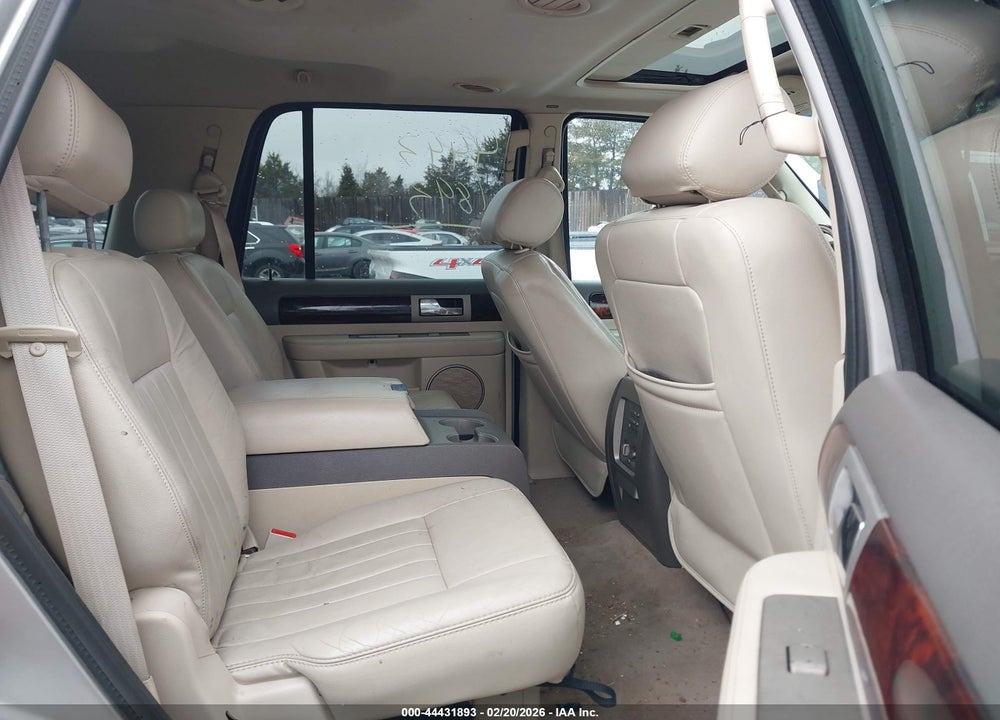 2004 LINCOLN NAVIGATOR VIN: 5LMFU27R44LJ22825