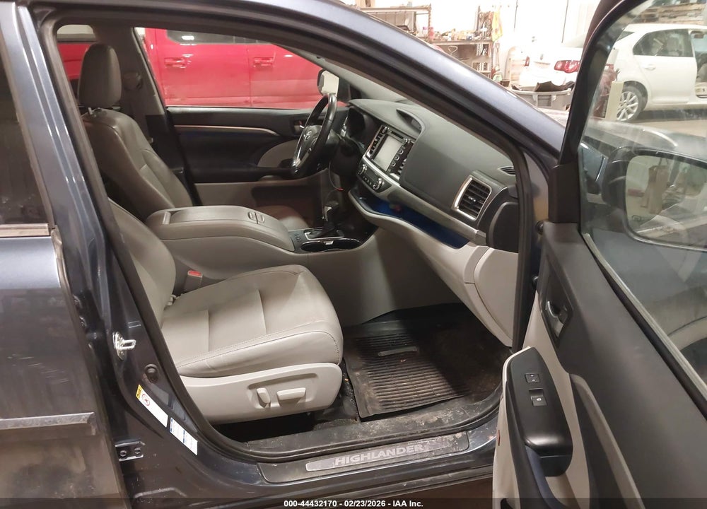 2019 TOYOTA HIGHLANDER LIMITED VIN: 5TDDZRFH6KS706642