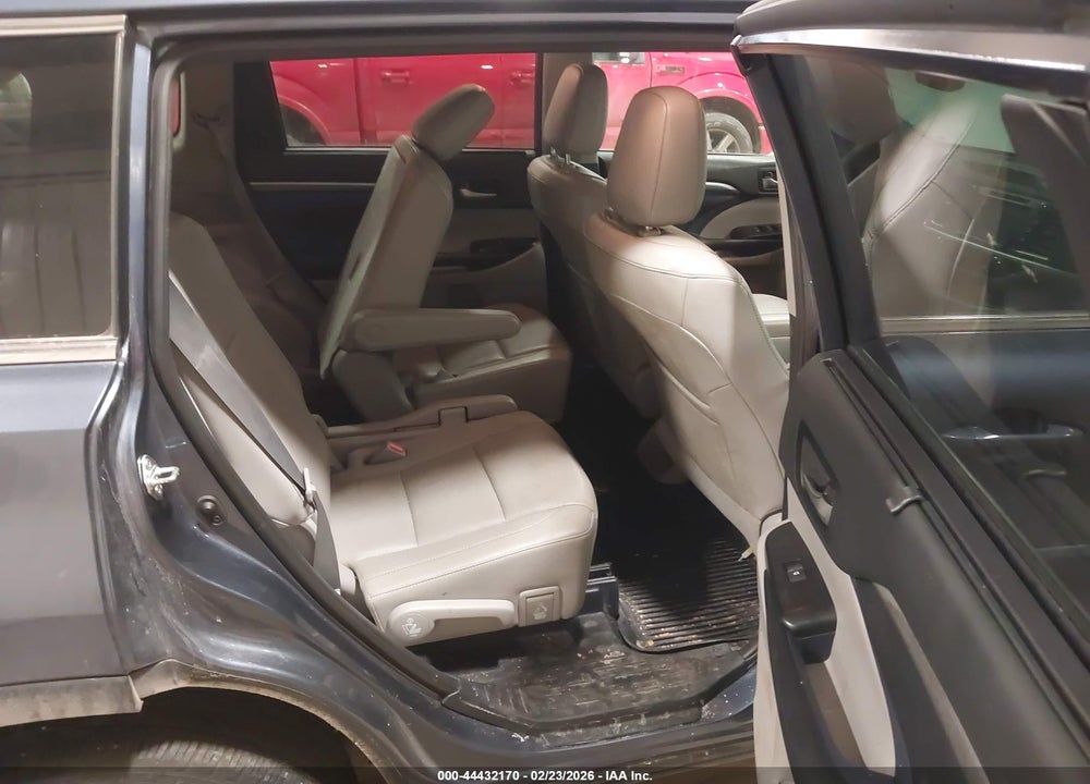2019 TOYOTA HIGHLANDER LIMITED VIN: 5TDDZRFH6KS706642