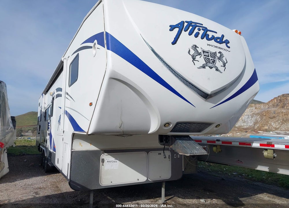 2012 ECLIPSE ATTITUDE 32G25 VIN: 5LZBF3230CR009901