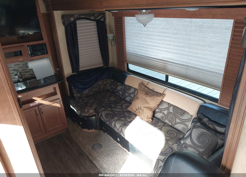 2012 ECLIPSE ATTITUDE 32G25 VIN: 5LZBF3230CR009901