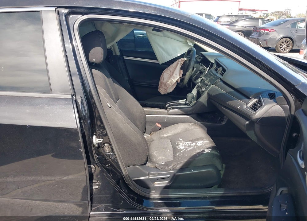 2018 HONDA CIVIC LX VIN: 2HGFC2F53JH508624