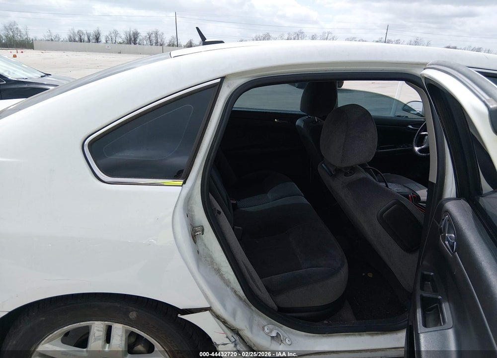 2015 CHEVROLET IMPALA LIMITED LT VIN: 2G1WB5E38F1131624