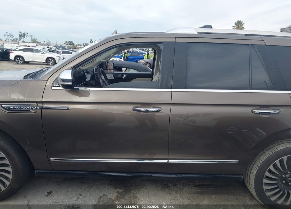 2018 LINCOLN NAVIGATOR BLACK LABEL VIN: 5LMJJ2TT0JEL10049