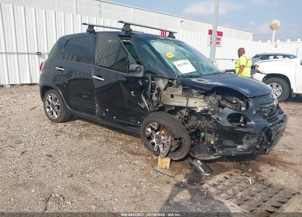 2014 FIAT 500L TREKKING VIN: ZFBCFADH9EZ020139