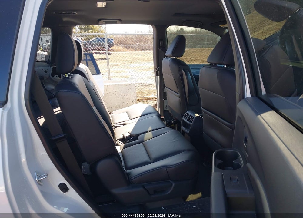 2022 HONDA PASSPORT AWD EX-L VIN: 5FNYF8H50NB031810