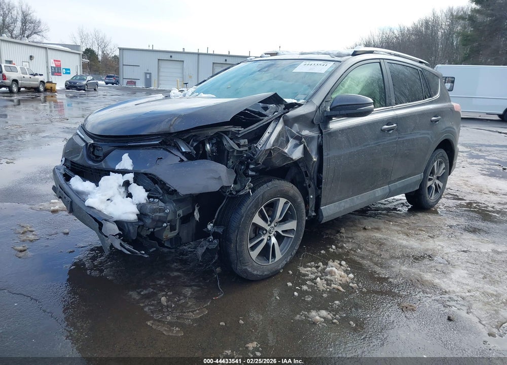 2018 TOYOTA RAV4 XLE VIN: JTMRFREV2JJ733239
