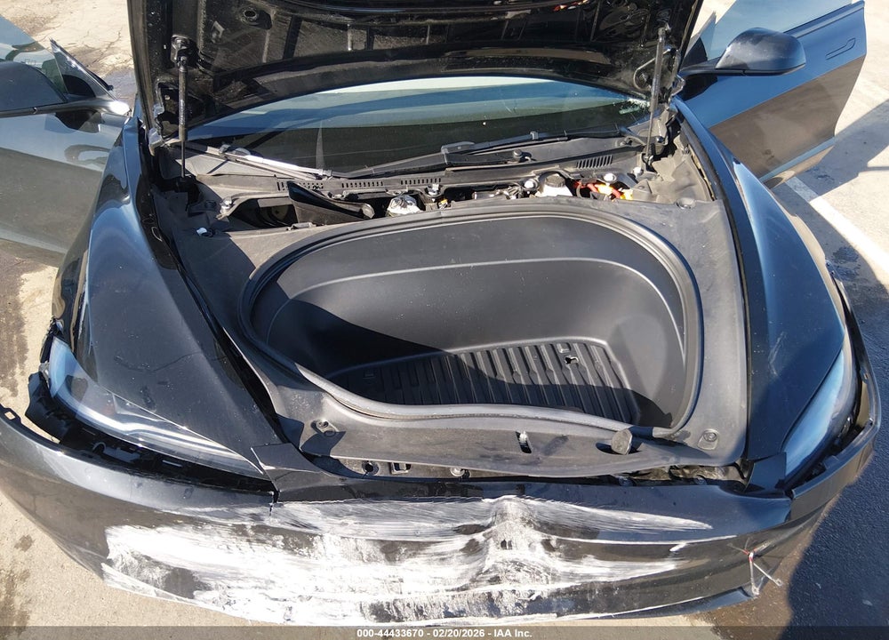 2025 TESLA MODEL 3 LONG RANGE REAR-WHEEL DRIVE/STANDARD REAR-WHEEL DRIVE VIN: 5YJ3E1EA0SF923010