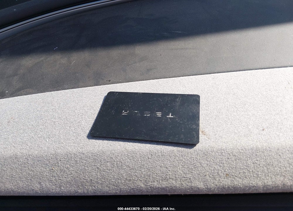 2025 TESLA MODEL 3 LONG RANGE REAR-WHEEL DRIVE/STANDARD REAR-WHEEL DRIVE VIN: 5YJ3E1EA0SF923010
