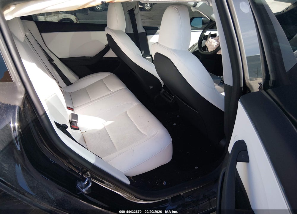 2025 TESLA MODEL 3 LONG RANGE REAR-WHEEL DRIVE/STANDARD REAR-WHEEL DRIVE VIN: 5YJ3E1EA0SF923010