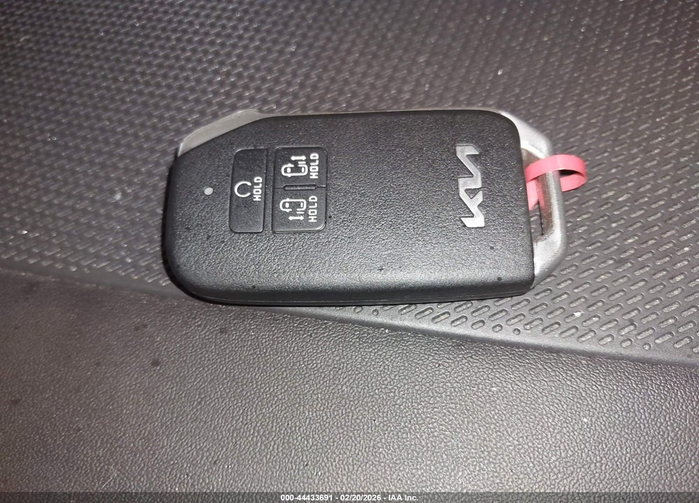 2022 KIA CARNIVAL MPV LX SEAT PACKAGE VIN: KNDNB4H33N6096622