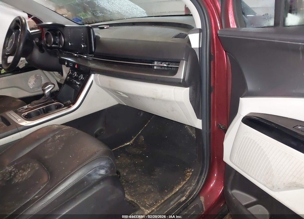 2022 KIA CARNIVAL MPV LX SEAT PACKAGE VIN: KNDNB4H33N6096622