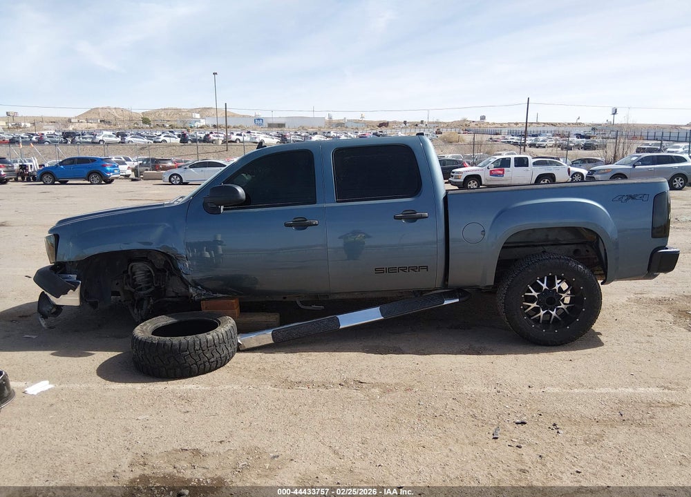 2011 GMC SIERRA 1500 SLE VIN: 3GTP2VE36BG335626