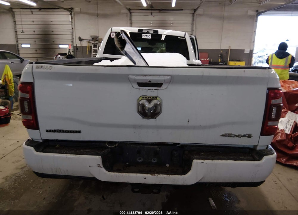 2024 RAM 3500 BIG HORN  4X4 8' BOX VIN: 3C63R3HL9RG241882