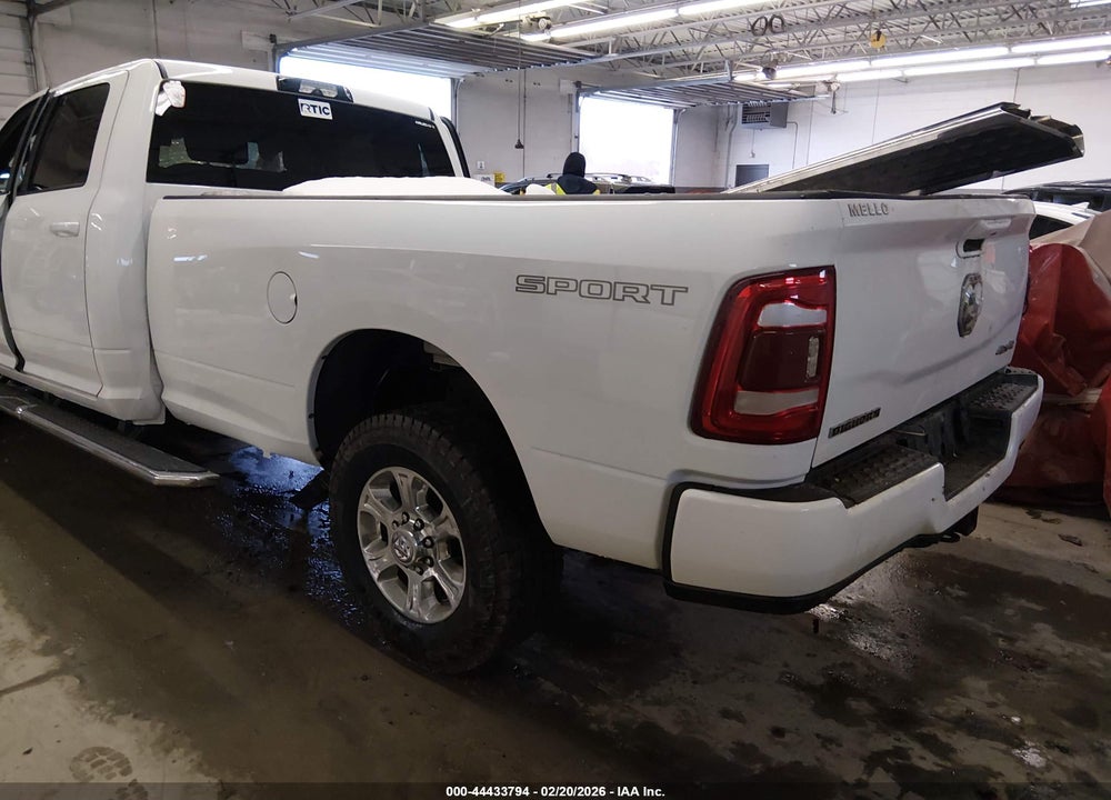 2024 RAM 3500 BIG HORN  4X4 8' BOX VIN: 3C63R3HL9RG241882