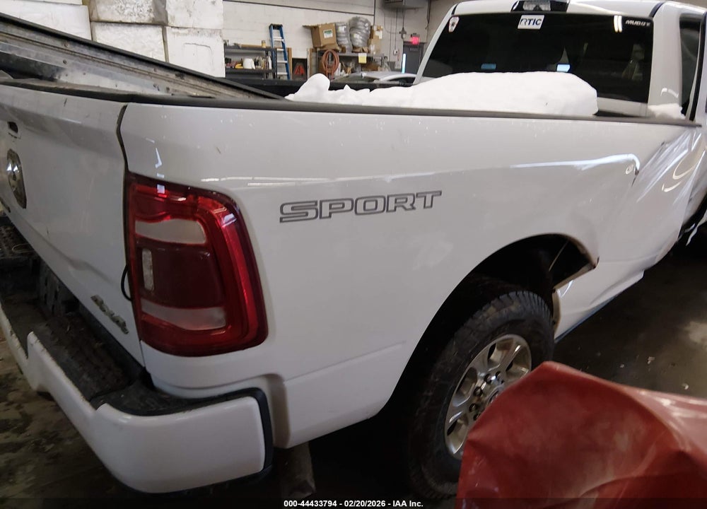 2024 RAM 3500 BIG HORN  4X4 8' BOX VIN: 3C63R3HL9RG241882