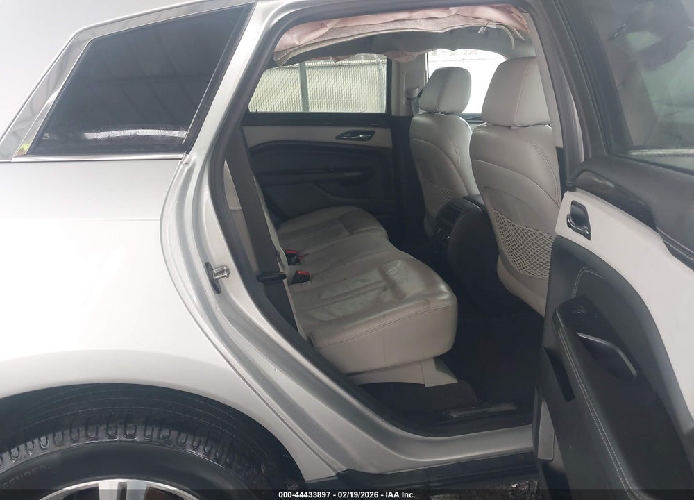2014 CADILLAC SRX LUXURY COLLECTION VIN: 3GYFNBE39ES686351