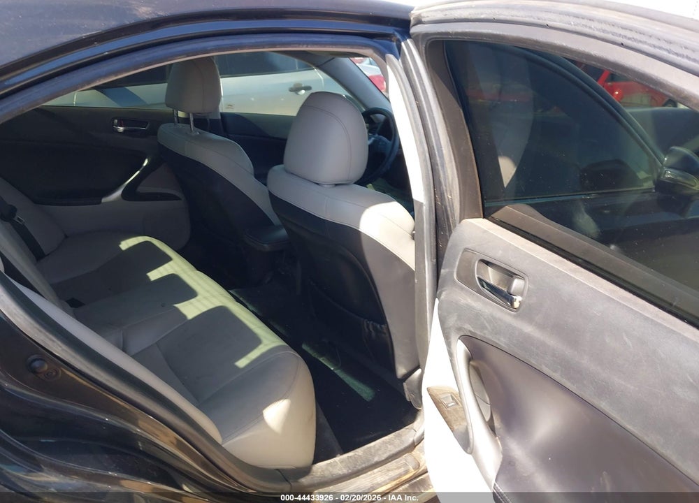 2009 LEXUS IS 250 VIN: JTHBK262X95095804