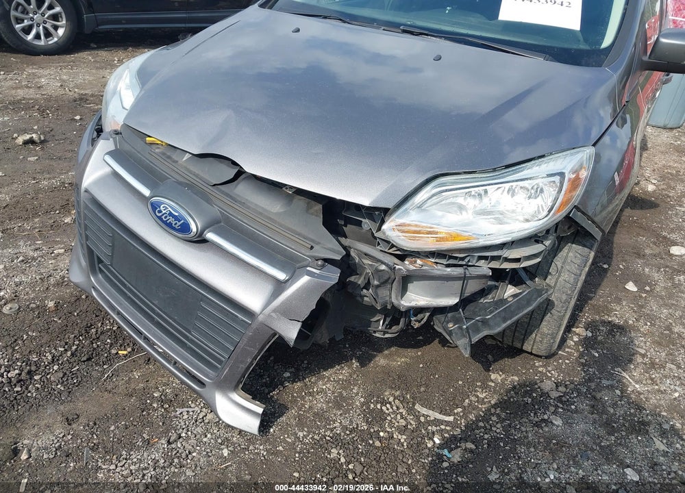 2014 FORD FOCUS SE VIN: 1FADP3F22EL435556