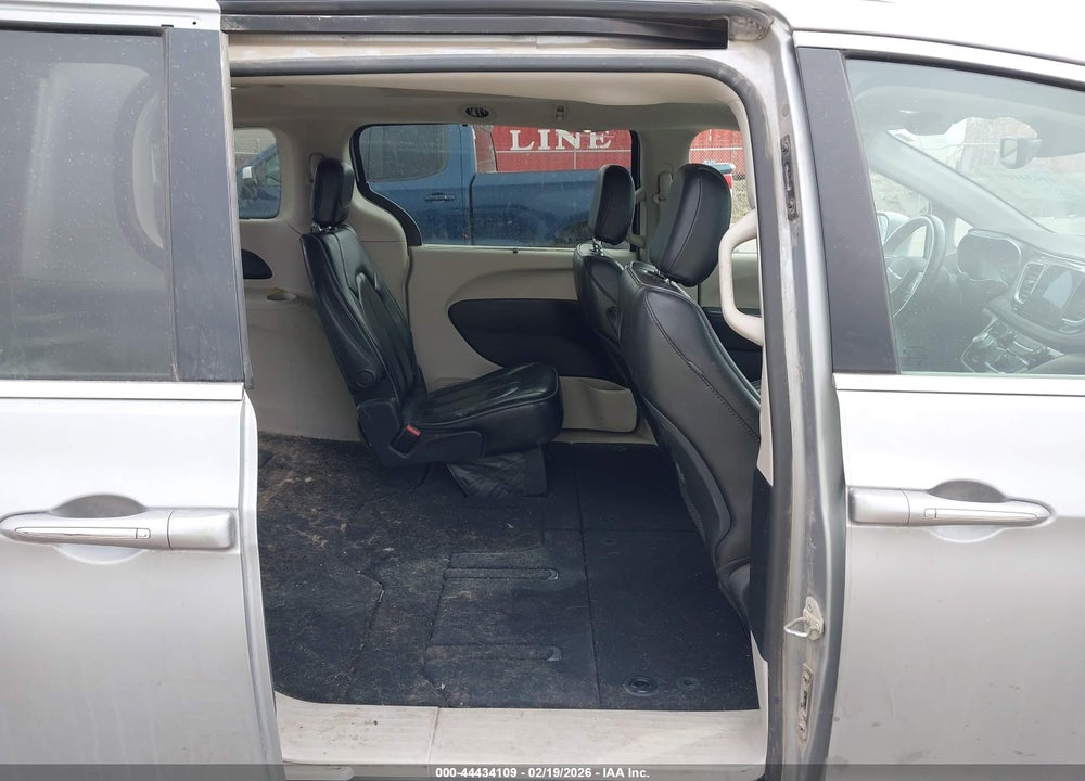 2019 CHRYSLER PACIFICA LIMITED VIN: 2C4RC1GG0KR552307