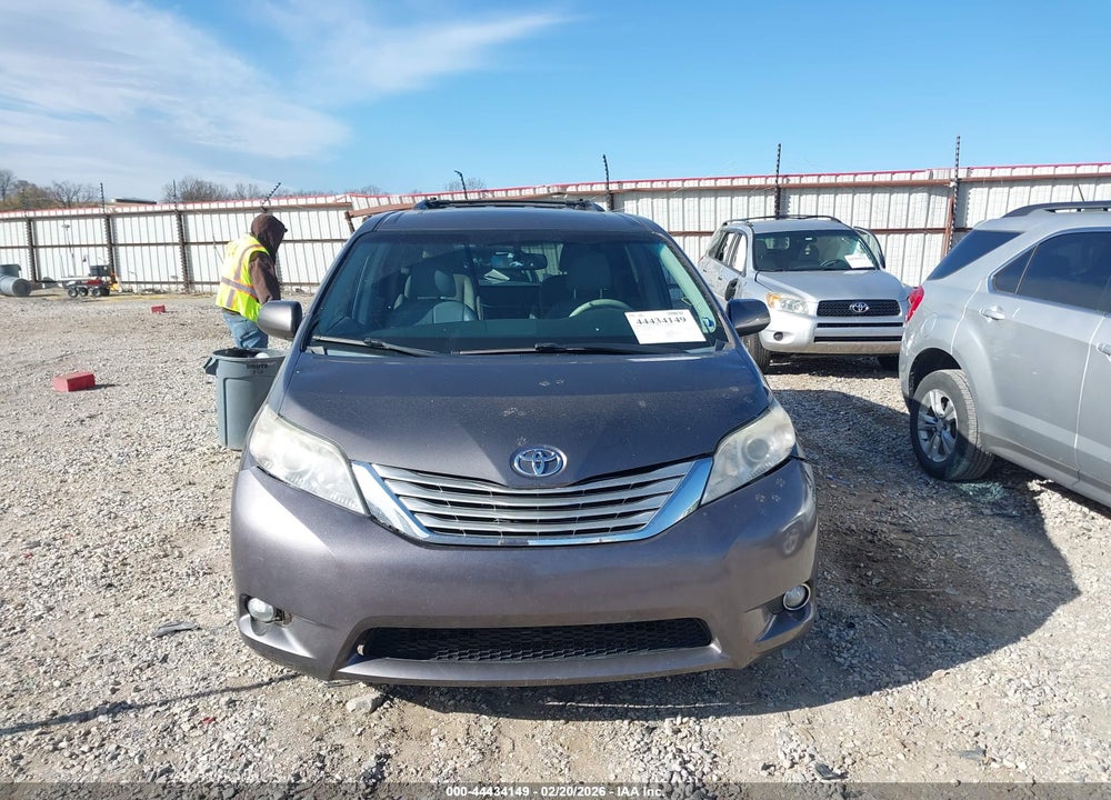 2014 TOYOTA SIENNA XLE/XLE AAS/LTD VIN: 5TDYK3DC6ES467639