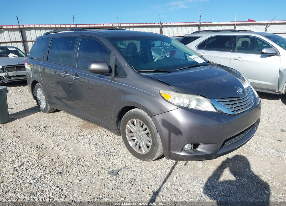 2014 TOYOTA SIENNA XLE/XLE AAS/LTD VIN: 5TDYK3DC6ES467639