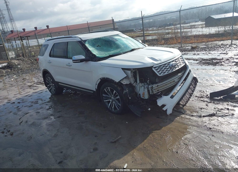 2017 FORD EXPLORER PLATINUM VIN: 1FM5K8HT6HGC60625