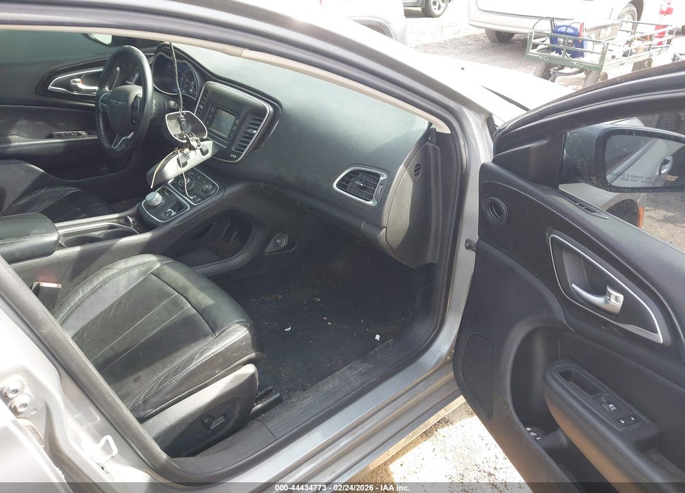 2015 CHRYSLER 200 C VIN: 1C3CCCCB6FN500442