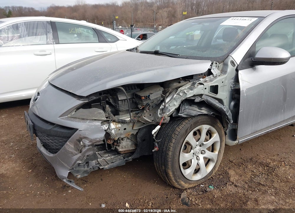 2011 MAZDA 3 I SPORT VIN: JM1BL1UG6B1394873