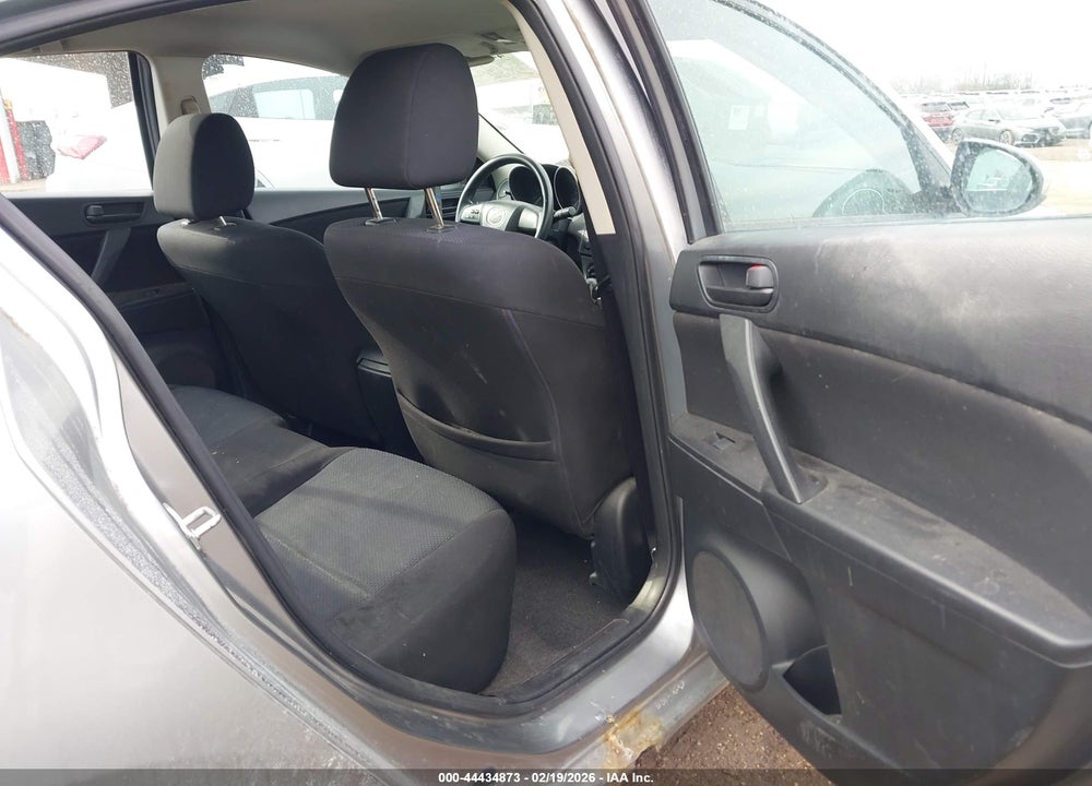 2011 MAZDA 3 I SPORT VIN: JM1BL1UG6B1394873