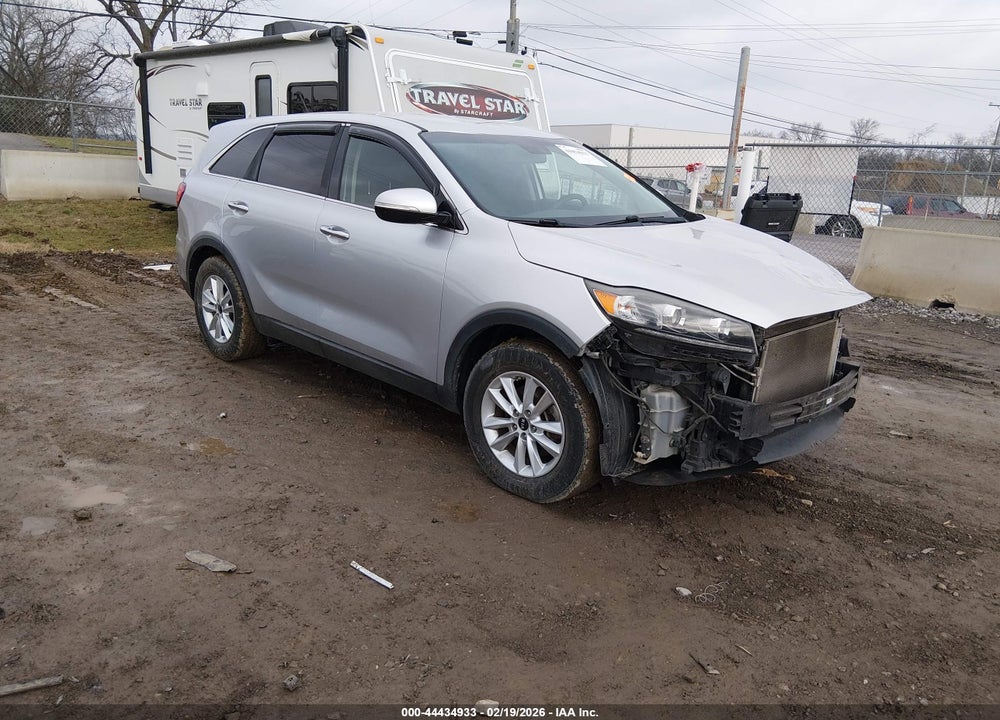 2019 KIA SORENTO 3.3L LX VIN: 5XYPG4A54KG572374