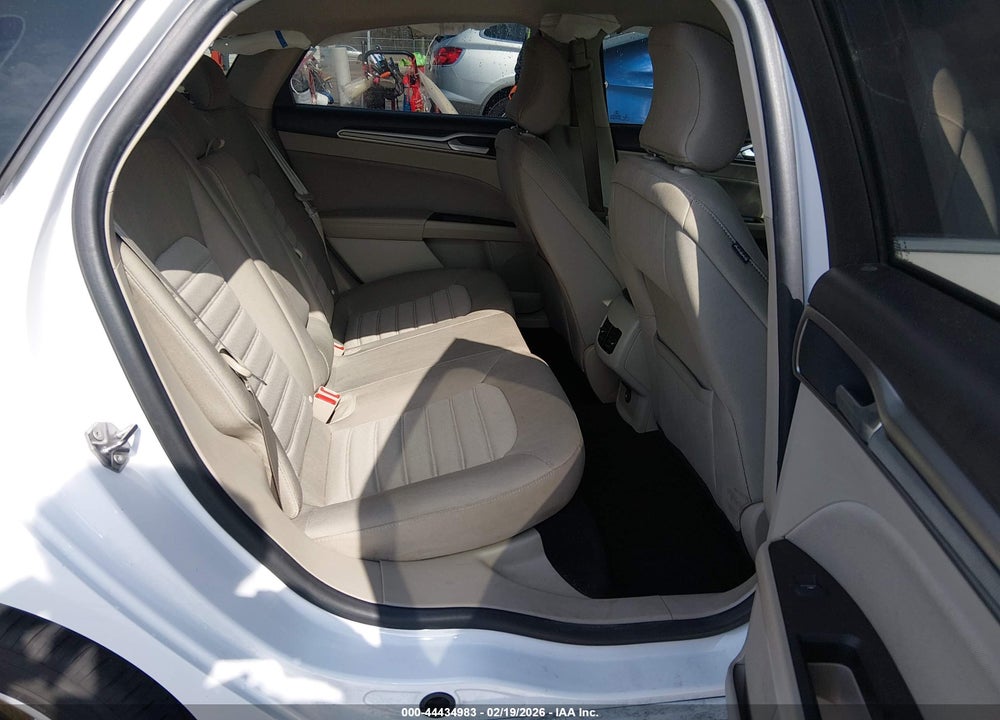 2019 FORD FUSION SE VIN: 3FA6P0HD2KR159480