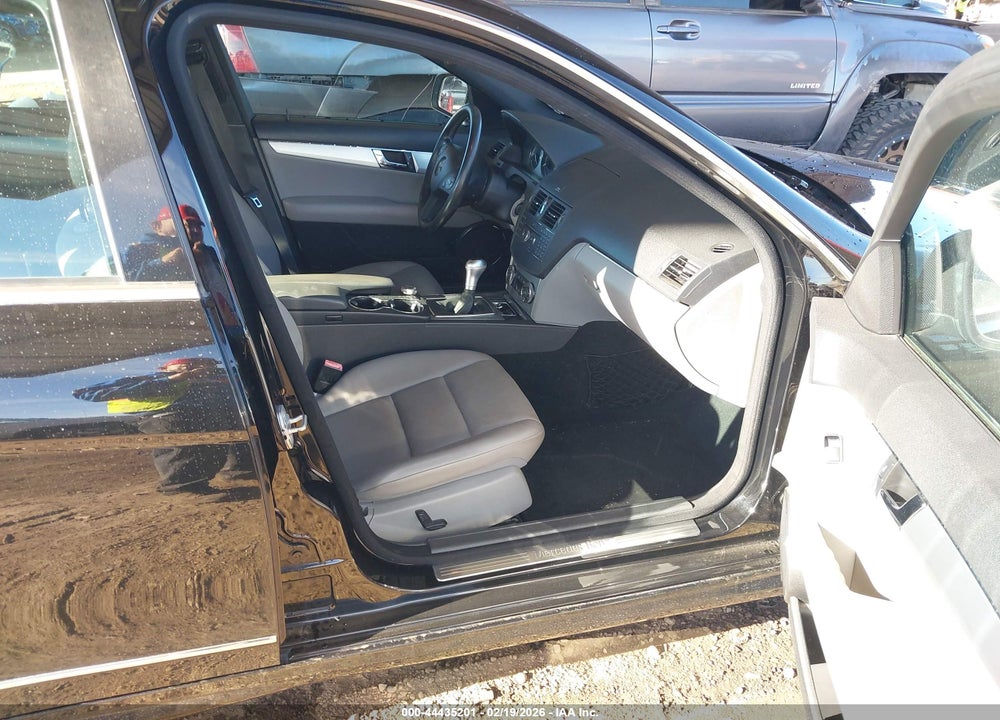 2008 MERCEDES-BENZ C 300 VIN: WDDGF54X88F145920