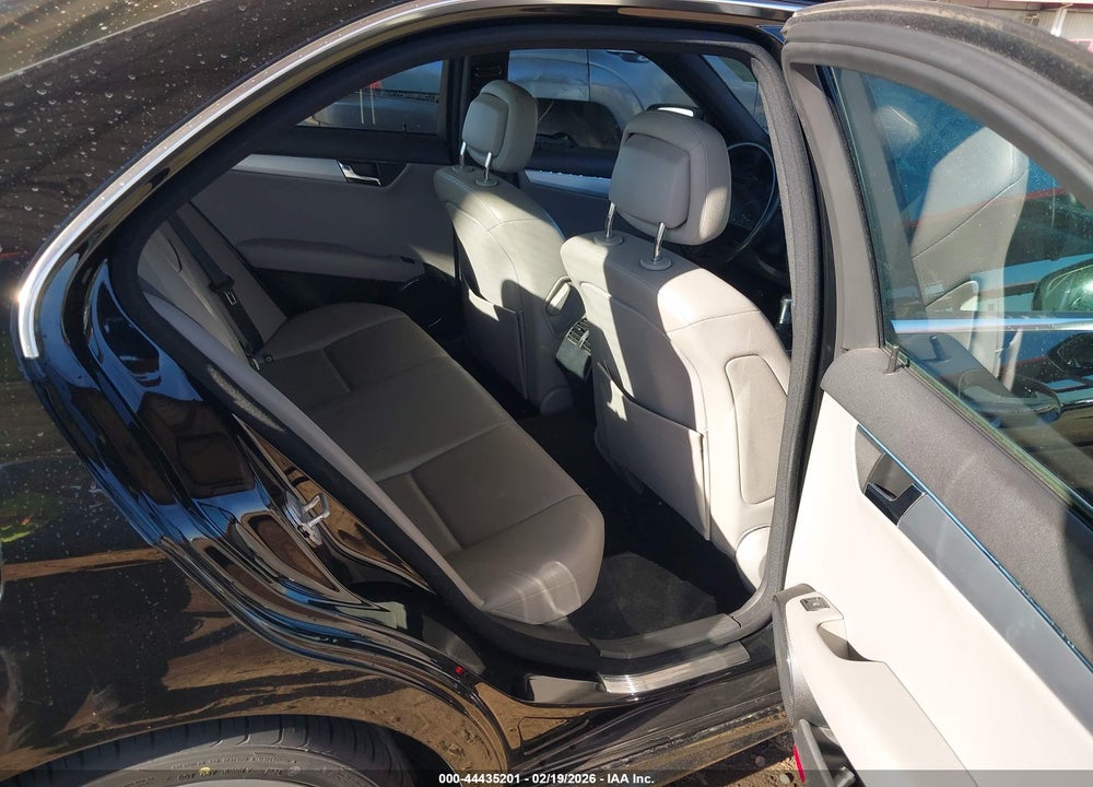 2008 MERCEDES-BENZ C 300 VIN: WDDGF54X88F145920
