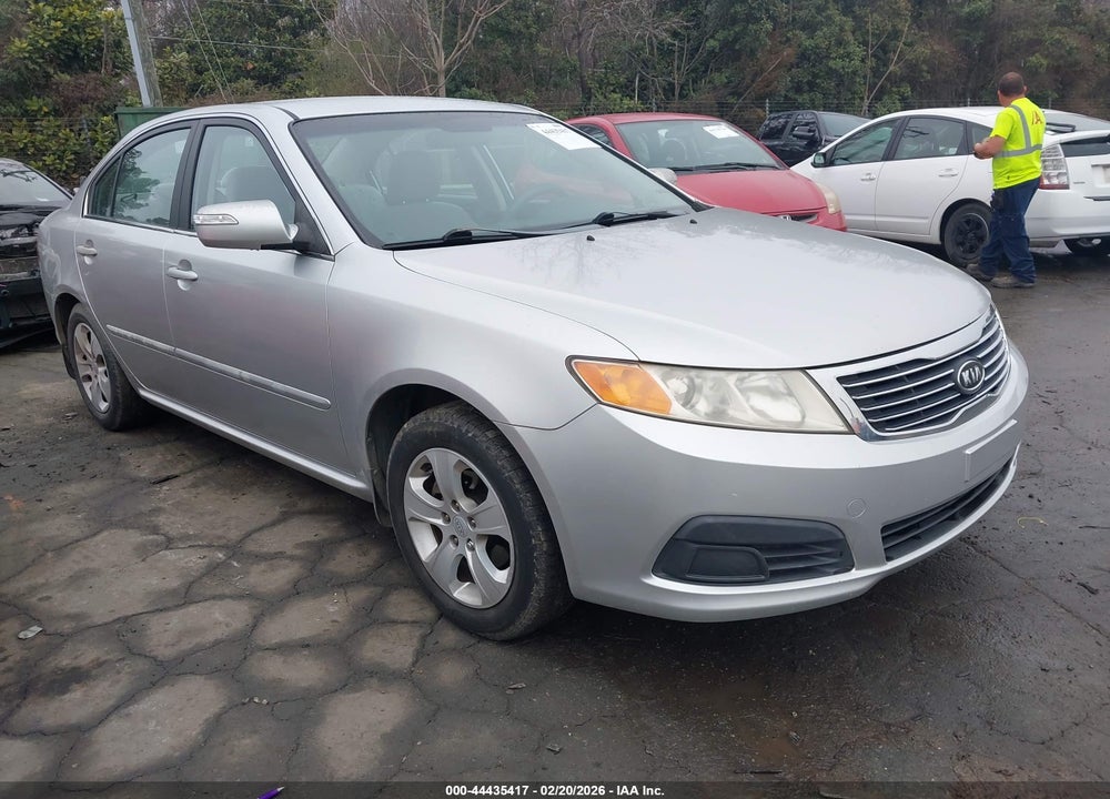 2009 KIA OPTIMA LX VIN: KNAGE228095367220