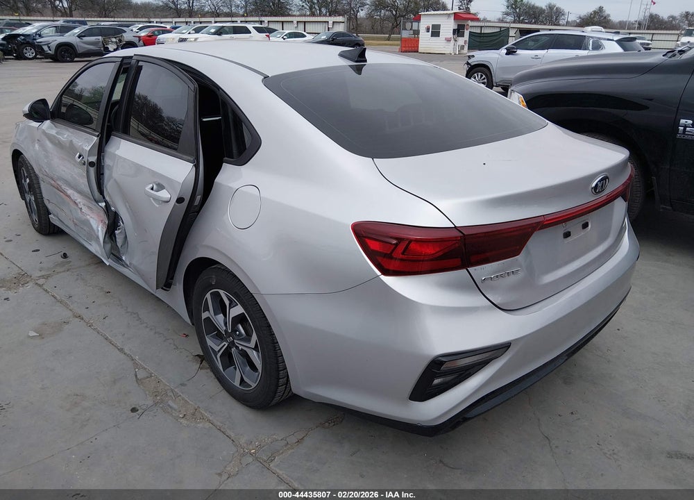 2019 KIA FORTE LXS VIN: 3KPF24AD4KE075758