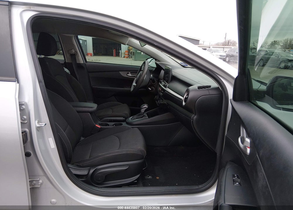 2019 KIA FORTE LXS VIN: 3KPF24AD4KE075758