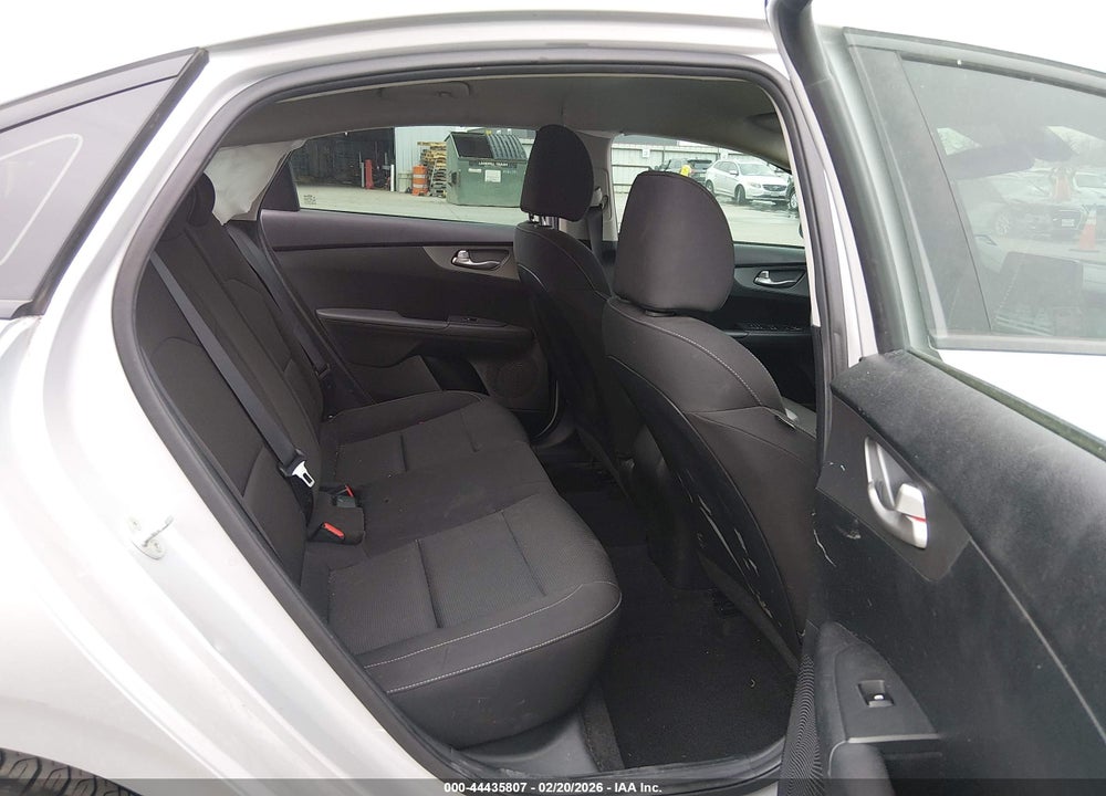 2019 KIA FORTE LXS VIN: 3KPF24AD4KE075758